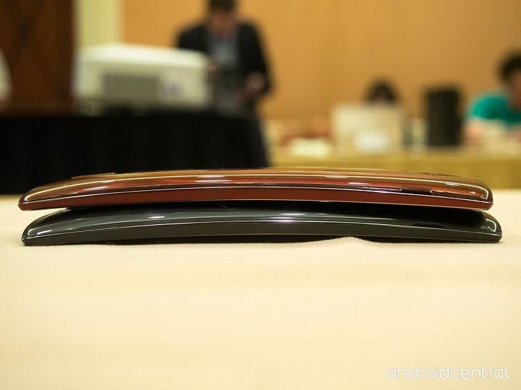 LG G Flex 2nin fiyatı düşmeye devam ediyor