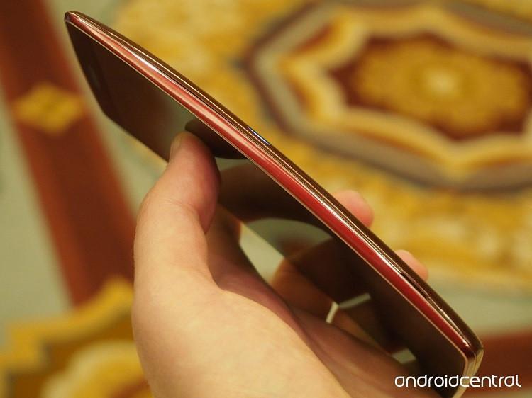 LG G Flex 2nin fiyatı düşmeye devam ediyor