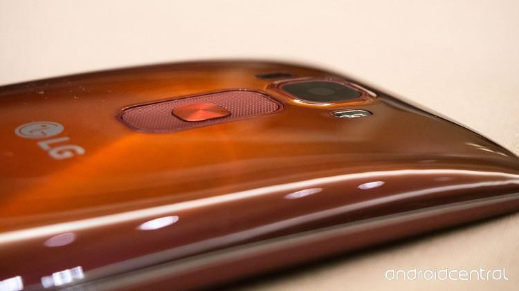 LG G Flex 2nin fiyatı düşmeye devam ediyor