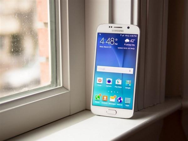 Samsung Galaxy S6 ve S6 Edge eğilme testi