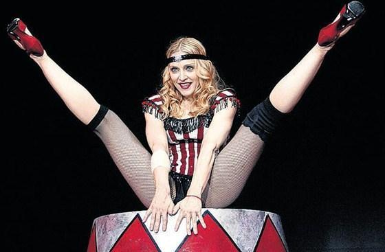 Moda devleri Madonna için ayaklandı