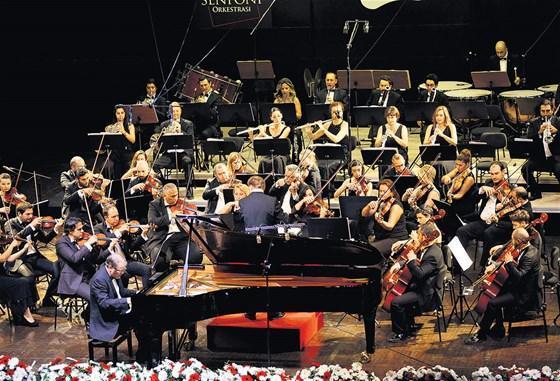 Klasik müzik, Antalya ve izdiham
