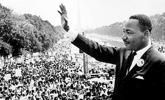 Öldürülen barış sevdalısı, siyasi lider Martin Luther King...