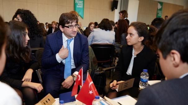 Doğa Okulları öğrencileri Küresel Barış Zirvesi’nde diplomatlarla bir araya geldi