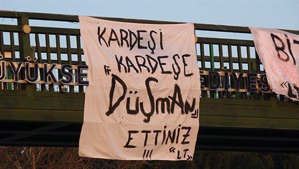 Bursasporlu taraftarlardan pankartlı tepki