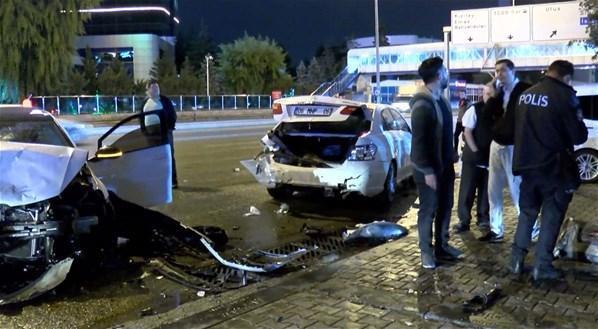 Ankarada zincirleme trafik kazası 7 araç birbirine girdi: Yaralılar var...