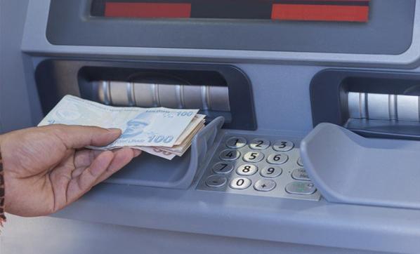 Kredi kartı kullanan bankada parası olan herkesi ilgilendiriyor Faiz ve ödeme...