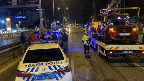 İstanbul’da zincirleme trafik kazası Çok sayıda araç birbirine girdi...