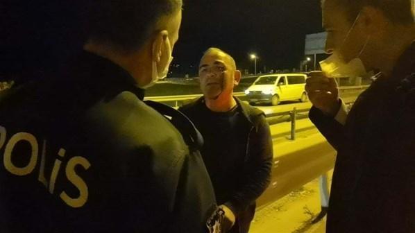 Karayolunda beyzbol sopalı dehşet Trafikte zincirleme kazaya neden oldu...