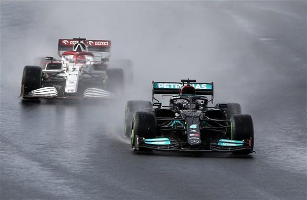 Hamilton pist rekoru kırdı İşte Formula 1 Türkiye GPsinde sıralama sonuçları