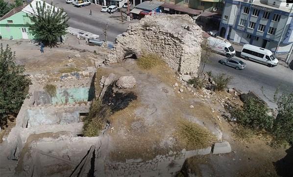 Türk dünyasını heyecanlandıran keşif Celaleddin Harzemşahın mezarı tespit edildi