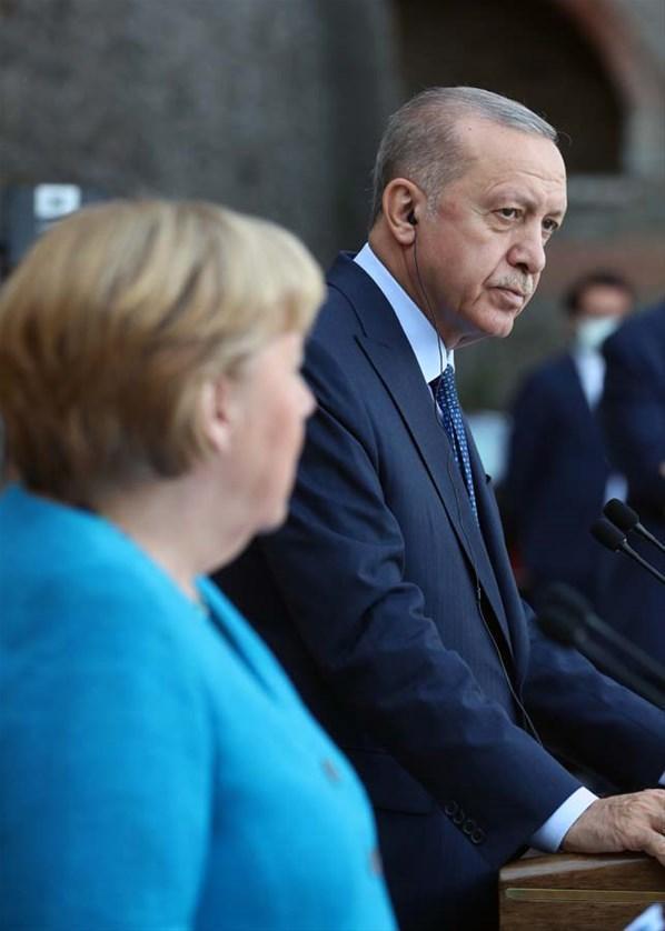 Almanya Başbakanı Angela Merkelden Cumhurbaşkanı Erdoğana veda ziyareti
