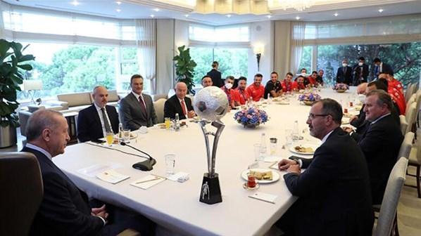 Cumhurbaşkanı Erdoğan, Ampute Futbol Milli Takımı’nı kabul etti