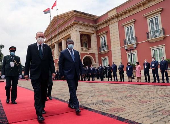 Cumhurbaşkanı Erdoğan Angolada resmi törenle karşılandı