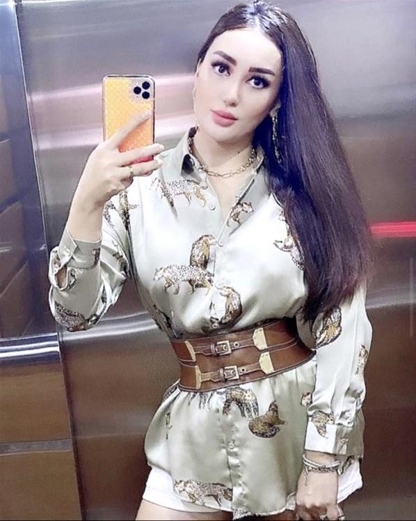 Ünlü manken Rukhshona Sadıkova cinsel ilişki şantajı