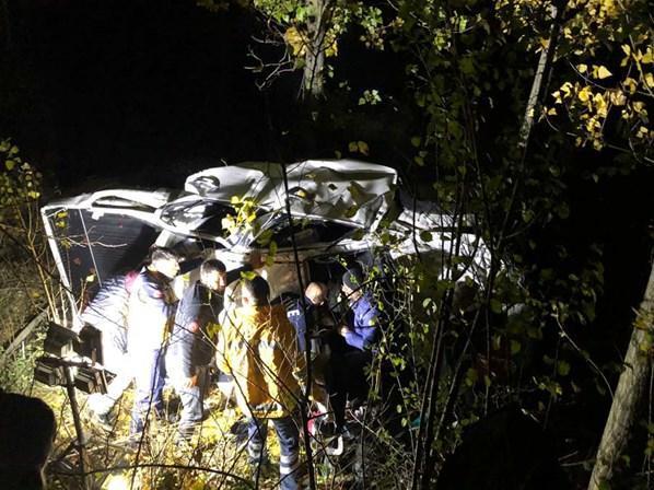 Tokatta korkunç kaza Kamyonet uçuruma yuvarlandı: 3 kişi ölü, 1 kişi  yaralandı