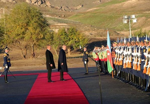 Cumhurbaşkanı Erdoğan, Azerbaycanda resmi törenle karşılandı