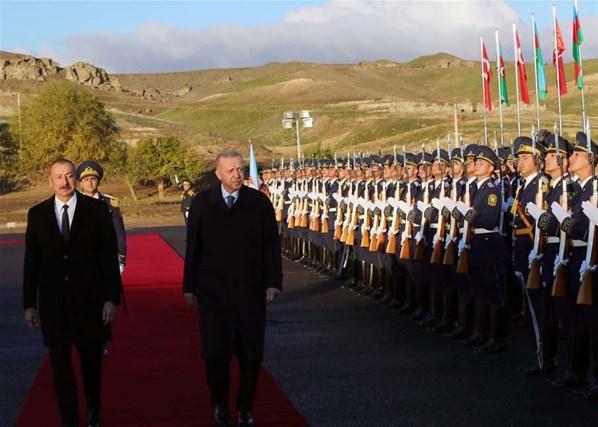 Cumhurbaşkanı Erdoğan, Azerbaycanda resmi törenle karşılandı