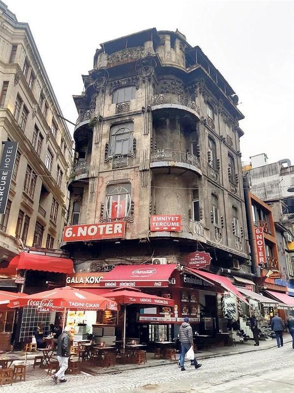 İstanbulda isyan ettiren görüntü Eşsiz yapıda kokoreç satılıyor