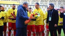 Süper Lig'de tarihi an! Umut Bulut, lig tarihinin en çok forma giyen futbolcusu oldu!
