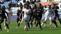 Kasımpaşa - Altay mücadelesinde 2 gol, kaçan penaltı ve kırmızı kart vardı