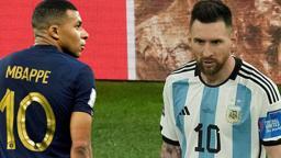 Kameralar yakalayamadı ama futbolseverler görünce şok oldu! Messi'den Mbappe'ye yumruk
