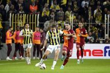Fenerbahçe-Galatasaray derbisi beklentileri karşılamadı! Gol değil faul rekoru kırıldı