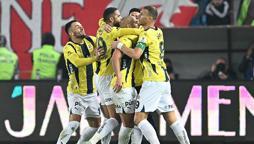 Fenerbahçe, Trabzon'da gol düellosundan galip çıktı