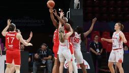 A Milli Kadın Basketbol Takımı, Avrupa Şampiyonası'nda İsviçre'yi farklı mağlup etti