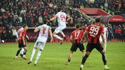 Eskişehirspor, Karşıyaka'yı rahat geçti