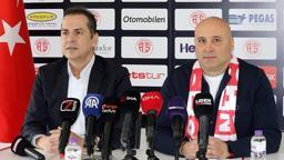 Antalyaspor'da Sami Uğurlu için imza töreni düzenlendi! '1 puan için sahaya çıkmayacağım'