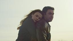 ‘Uzak Şehir’ yine nefes kesti!