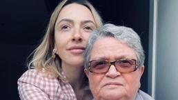 Hadise annesi için kesenin ağzını açtı! Yeni yıl hediyesi olarak...
