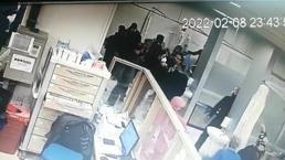 Hasta yakınları 5 hastane personelini feci şekilde darp etti!