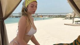 Yasmin Erbil pozlarıyla adından söz ettirdi! 