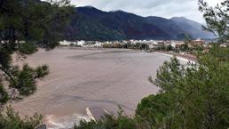 Büyük orman yangını sonrası Marmaris'te erozyon riski ve kirlilik tehdidi