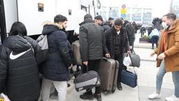 Ukrayna'dan gelen ilk kafile İstanbul'a ulaştı! 'Türkiye bize yardımcı olmasaydı...'