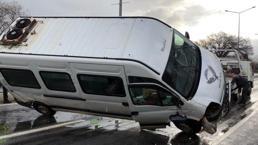 Servis minibüsleri çarpıştı! Çok sayıda yaralı var