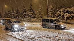 Burdur-Antalya ve Burdur- Ankara karayolu kar nedeniyle kapandı