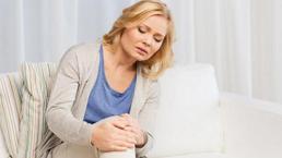 Dizde ağrı ve şişlik menüsküs yırtığının belirtisi olabilir