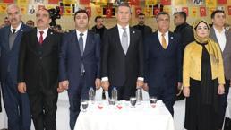 Sarıgül Diyarbakır’da; evlat nöbetindeki aileleri ziyaret etti