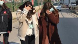Güzellik uzmanı kızların çantasından çıkanlar polisi de şaşırttı