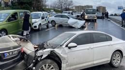 Küçükçekmece'de 6 araca çarptı, ortalığı savaş alanına çevirdi! 2 kişi yaralandı