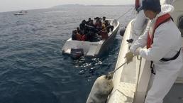 Ayvalık açıklarında 30 kaçak göçmen kurtarıldı