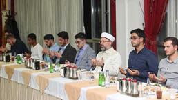 Diyanet İşleri Başkanı Erbaş, gençlerle iftar yaptı