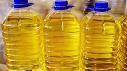 Ayçiçek yağı almak için hücum ettiler! Şok eden görüntü, yakınlarına telefon bile açtılar...