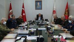 Bakan Akar, Pençe- Kilit Operasyonu harekat merkezinde 