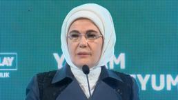 Emine Erdoğan: Maddelerle ya da teknolojiyle köle efendi ilişkisi kuruyoruz