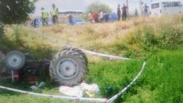 Denizli'de traktör devrildi: 2 ölü!