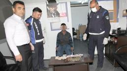 Dilencilik yaparak yarım günde 530 lira topladı